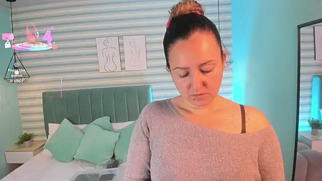 abby apple online show from 11-08-25, 01:11