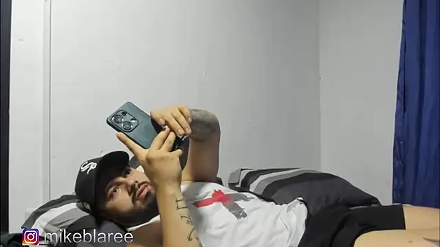 mikeblaree online show from 10-30-25, 03:24