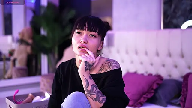 SashaFerrera online show from 10-28-25, 07:38