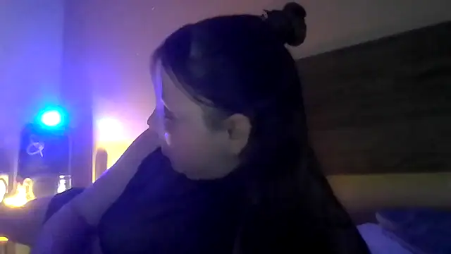 Snapshot of ShysluutGia chatting on 02-09-26, 12:09 ShysluutGia online show from 02-09-26, 12:09