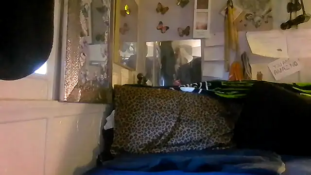 Snapshot of ShysluutGia chatting on 02-25-26, 02:59 ShysluutGia online show from 02-25-26, 02:59