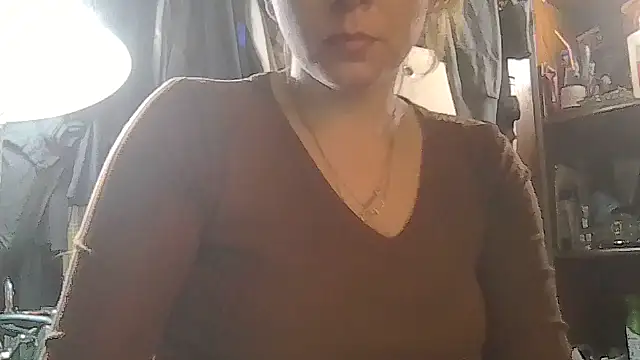 Snapshot of ShysluutGia chatting on 03-08-26, 04:16 ShysluutGia online show from 03-08-26, 04:16