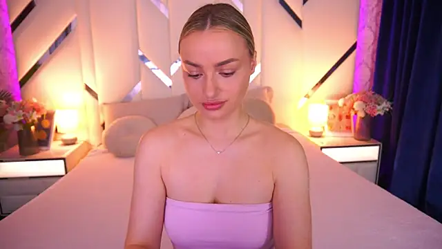 LindsieGreyy online show from 06-08-26, 06:25