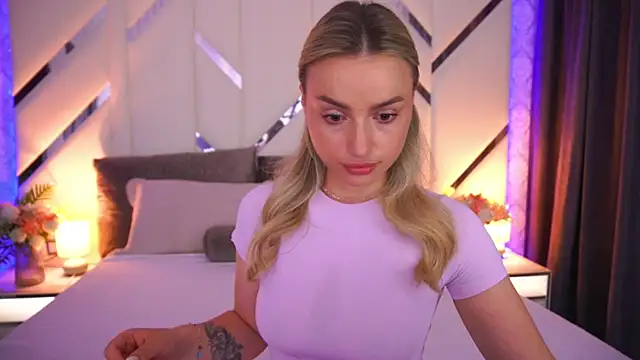 LindsieGreyy online show from 07-06-26, 12:46