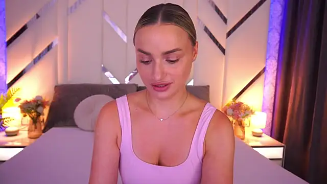 LindsieGreyy online show from 07-20-26, 01:24