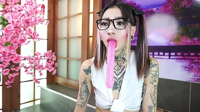 miss   angel online show from 12-18-25, 06:47