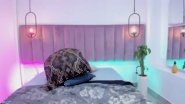 emmiily z online show from 04-28-26, 08:36