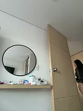 KarolVega- online show from 11-12-25, 04:40