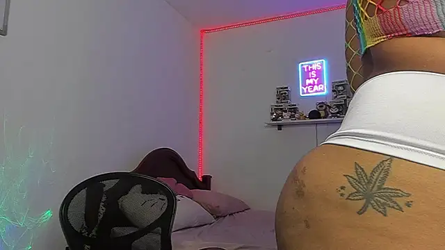 Annaa Brooks online show from 05-24-26, 10:59