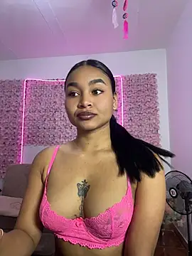Snapshot of Lynda_Bonnie chatting on 06-23-26, 01:20 Lynda Bonnie online show from 06-23-26, 01:20