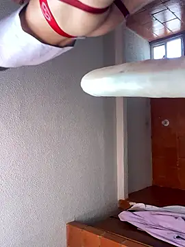 Snapshot of MaikyCooper chatting on 09-26-25, 02:43 MaikyCooper online show from 09-26-25, 02:43