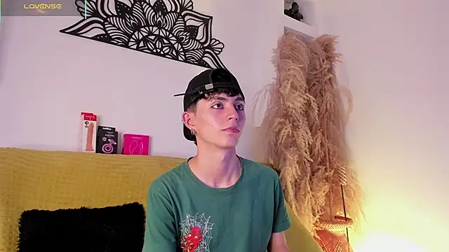 Snapshot of MaikyCooper chatting on 09-30-25, 08:25 MaikyCooper online show from 09-30-25, 08:25