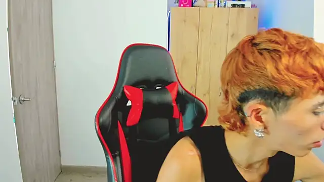 Snapshot of MaikyCooper chatting on 12-17-25, 06:58 MaikyCooper online show from 12-17-25, 06:58