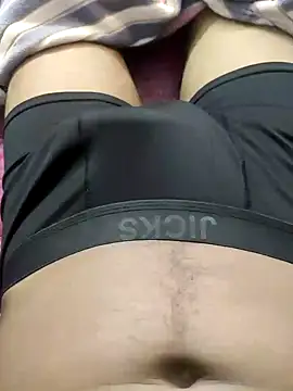 Snapshot of AarthiRaju chatting on 02-13-25, 03:29 AarthiRaju online show from 02-13-25, 03:29