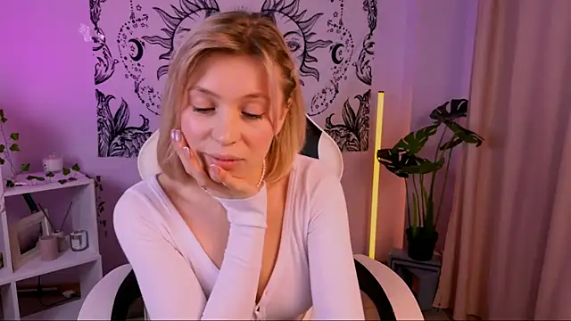 EllySunlover online show from 03-21-25, 09:56