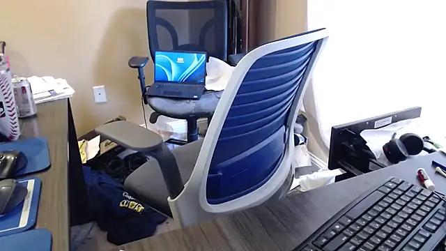 Snapshot of olderandwiser2 chatting on 09-18-25, 06:32 olderandwiser2 online show from 09-18-25, 06:32