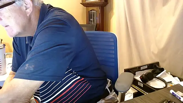 Snapshot of olderandwiser2 chatting on 10-01-25, 03:34 olderandwiser2 online show from 10-01-25, 03:34