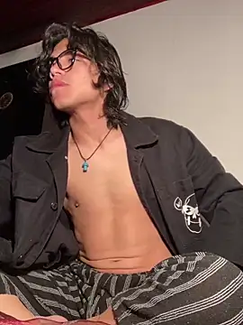 shadowsofgarden online show from 02-24-25, 04:05