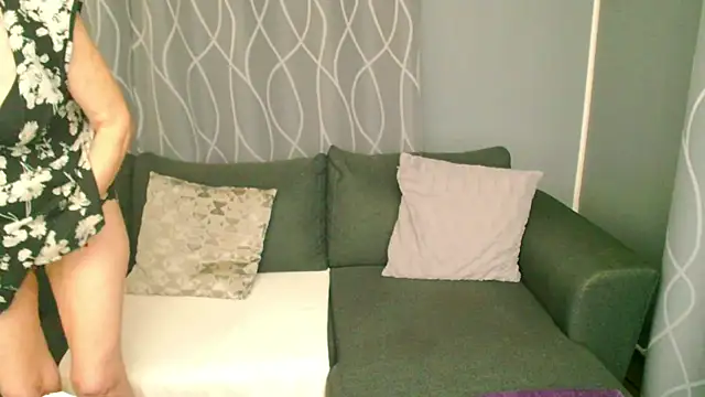 Snapshot of adeleadison chatting on 11-04-25, 08:30 adeleadison online show from 11-04-25, 08:30