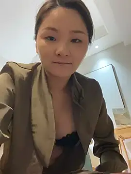 Mia-77 online show from 02-21-25, 01:33