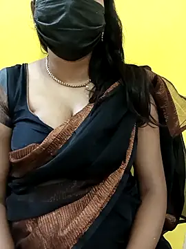 Snapshot of Thamarai28 chatting on 03-04-25, 05:03 Thamarai28 online show from 03-04-25, 05:03