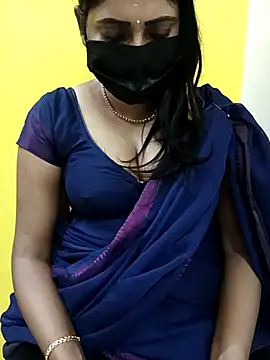 Snapshot of Thamarai28 chatting on 03-08-25, 07:42 Thamarai28 online show from 03-08-25, 07:42