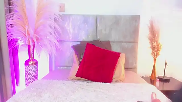 MiaHertz online show from 03-12-25, 03:24