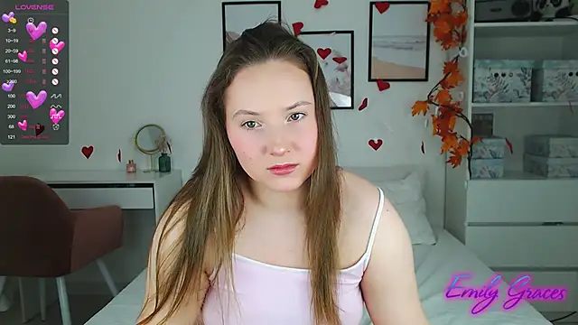 Snapshot of EmilyxxGraces chatting on 02-27-25, 10:09 EmilyxxGraces online show from 02-27-25, 10:09