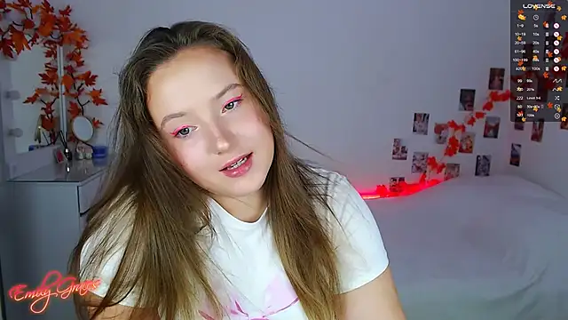 Snapshot of EmilyxxGraces chatting on 09-22-25, 07:16 EmilyxxGraces online show from 09-22-25, 07:16