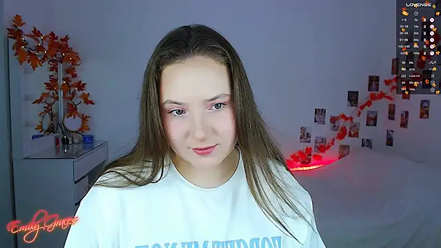 Snapshot of EmilyxxGraces chatting on 09-25-25, 06:11 EmilyxxGraces online show from 09-25-25, 06:11