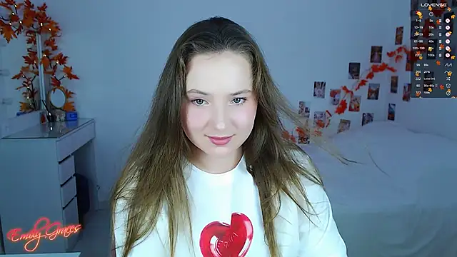 Snapshot of EmilyxxGraces chatting on 09-27-25, 10:37 EmilyxxGraces online show from 09-27-25, 10:37