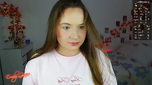 Snapshot of EmilyxxGraces chatting on 10-27-25, 05:28 EmilyxxGraces online show from 10-27-25, 05:28