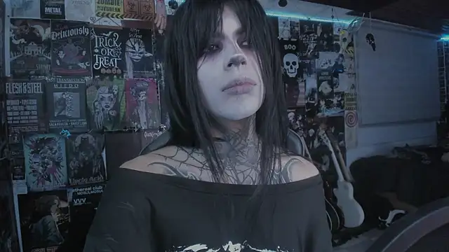 Snapshot of rotten_dreams chatting on 02-17-26, 11:00 rotten dreams online show from 02-17-26, 11:00