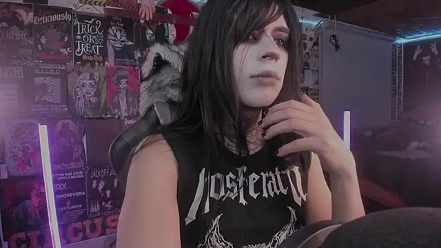 Snapshot of rotten_dreams chatting on 04-09-26, 11:10 rotten dreams online show from 04-09-26, 11:10