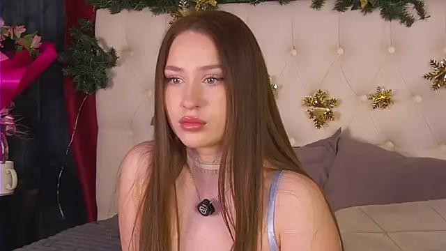 Jackie White  online show from 12-19-25, 01:45