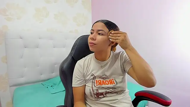 MELINAMARTINS online show from 01-08-26, 08:11