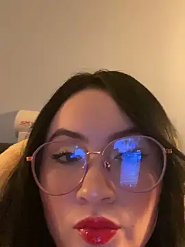 ValentinaOrtiz3 online show from 11-20-25, 10:53