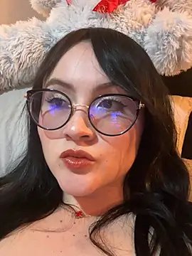 ValentinaOrtiz3 online show from 02-12-26, 11:22