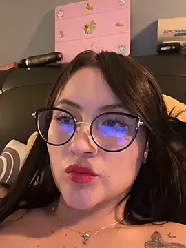 ValentinaOrtiz3 online show from 06-06-26, 12:05
