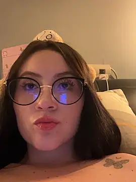 ValentinaOrtiz3 online show from 06-23-26, 02:53