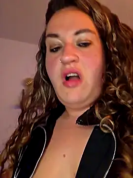 Snapshot of justtess chatting on 05-13-26, 10:38 justtess online show from 05-13-26, 10:38