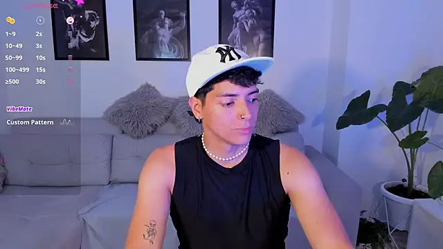 Snapshot of _JacobMiller__ chatting on 02-18-25, 04:37 JacobMiller online show from 02-18-25, 04:37