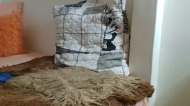 Snapshot of victora3 chatting on 10-11-25, 12:58 victora3 online show from 10-11-25, 12:58