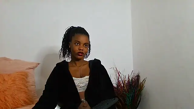 Snapshot of victora3 chatting on 11-11-25, 12:21 victora3 online show from 11-11-25, 12:21
