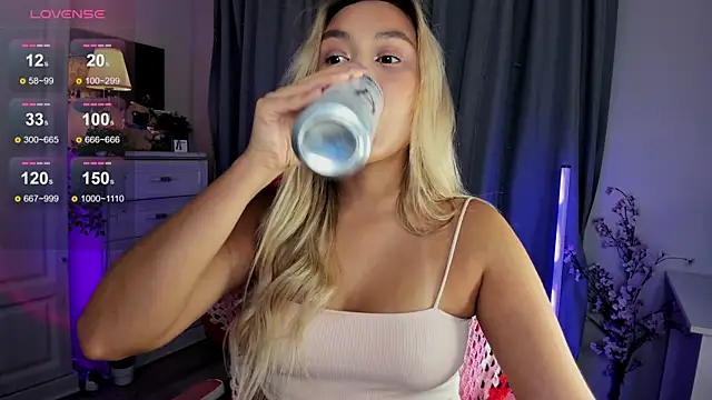 Snapshot of _Loneve__ chatting on 11-07-25, 03:34 Loneve online show from 11-07-25, 03:34