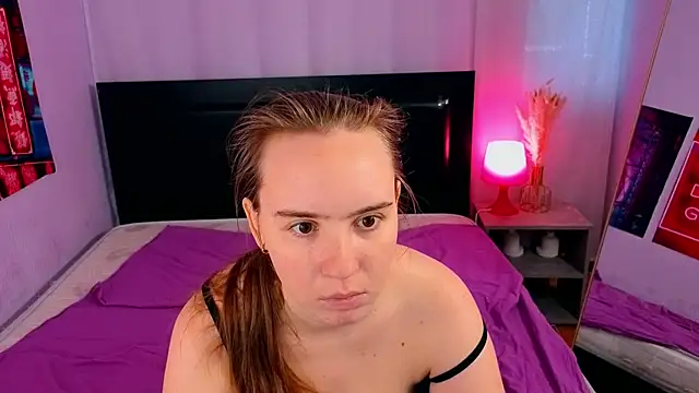 Snapshot of Lika_0ne chatting on 05-31-26, 12:01 Lika 0ne online show from 05-31-26, 12:01