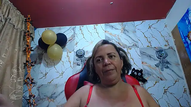 Snapshot of alina_maturehot chatting on 10-25-25, 12:29 alina maturehot online show from 10-25-25, 12:29