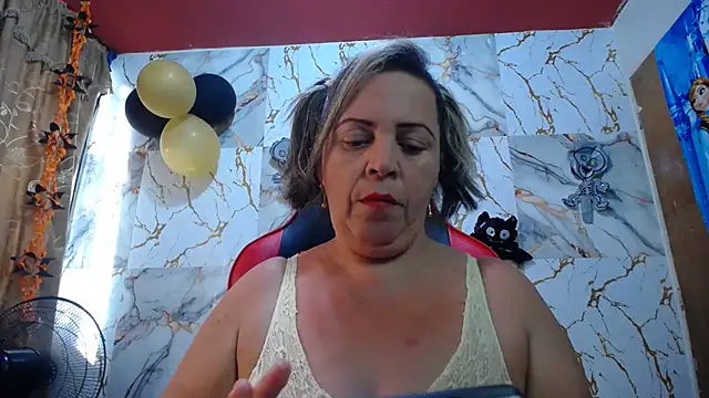 Snapshot of alina_maturehot chatting on 10-25-25, 07:52 alina maturehot online show from 10-25-25, 07:52