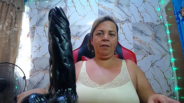 Snapshot of alina_maturehot chatting on 11-06-25, 08:21 alina maturehot online show from 11-06-25, 08:21