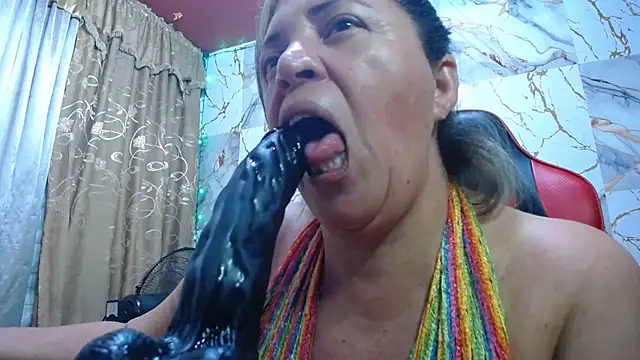 Snapshot of alina_maturehot chatting on 11-10-25, 08:13 alina maturehot online show from 11-10-25, 08:13